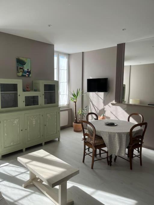 Superbe Appartement Plein Centre Millau Bagian luar foto